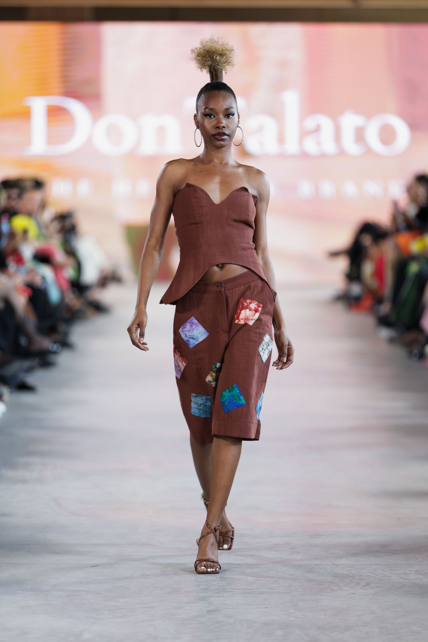 COUPÉ DECALÉ SHORTS